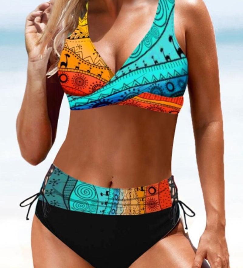 Eva - Bikini Coloré et Joyeux