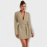 Robe blazer avec décolleté en V