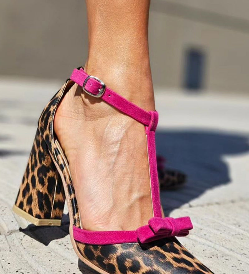 Leontina - Sandales vertes avec motif léopard et détails colorés