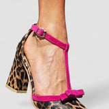 Leontina - Sandales vertes avec motif léopard et détails colorés
