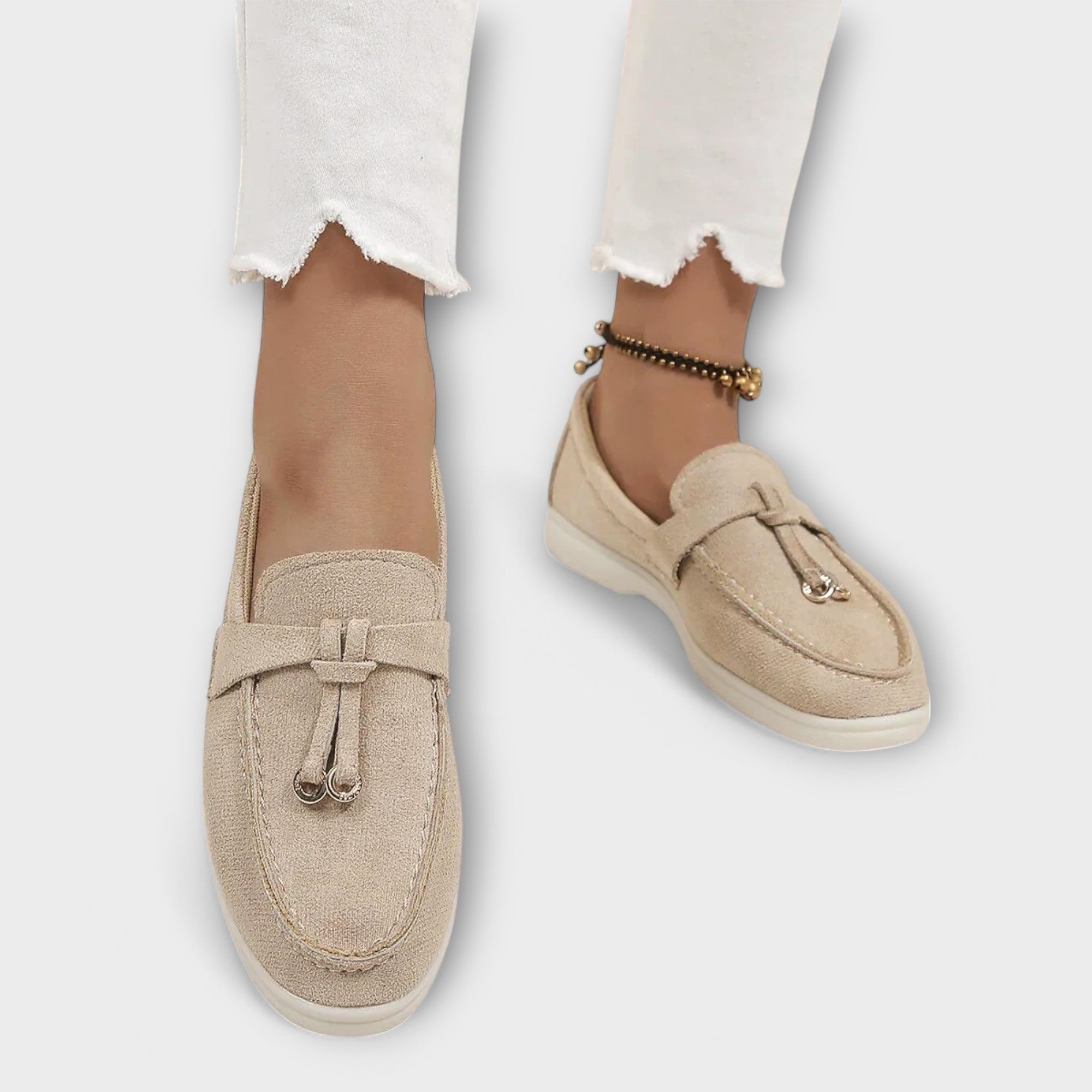 Mocassins Féminins Beiges avec Cordons Décoratifs